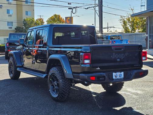 2025 Jeep Gladiator High Tide