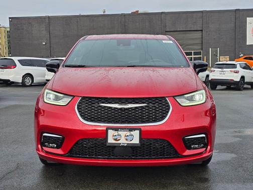 2026 Chrysler Pacifica L