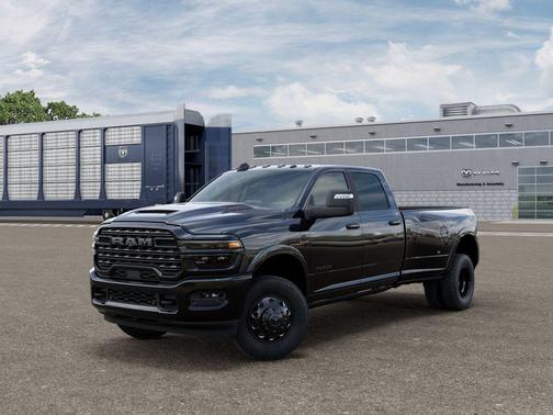 Diamond Black Crystal Pearlcoat 2026 RAM 3500 Limited Crew Cab 4x4 8' Box
