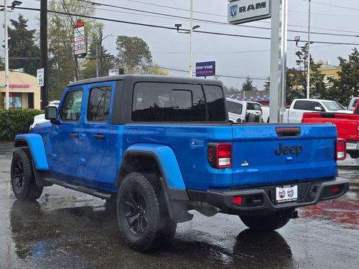 Hydro Blue Pearlcoat 2023 Jeep Gladiator Willys 4x4