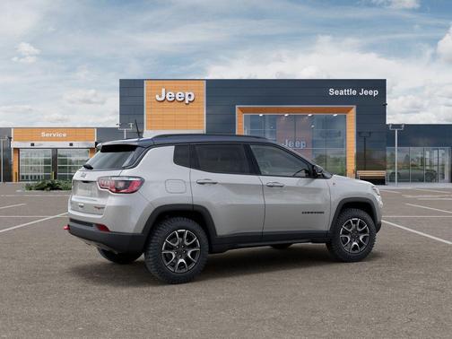 Silver Zynith Metallic Clearcoat 2026 Jeep Compass Trailhawk