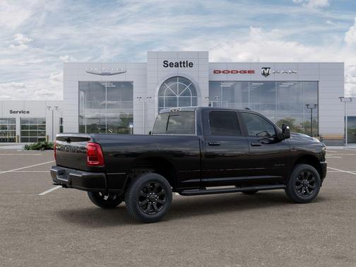 Diamond Black Crystal Pearlcoat 2026 RAM 2500 Laramie Crew Cab 4x4 6'4' Box