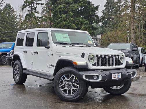 2026 Jeep Wrangler 4-Door Sahara 4x4