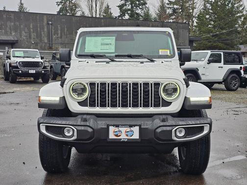 2026 Jeep Wrangler 4-Door Sahara 4x4