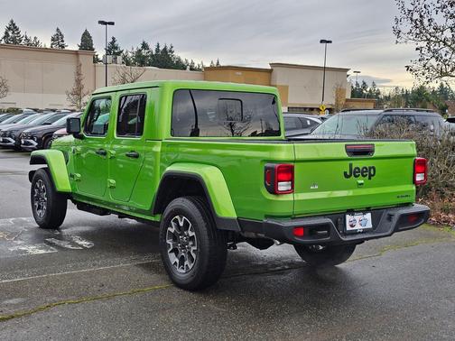 2026 Jeep Gladiator Sahara 4x4