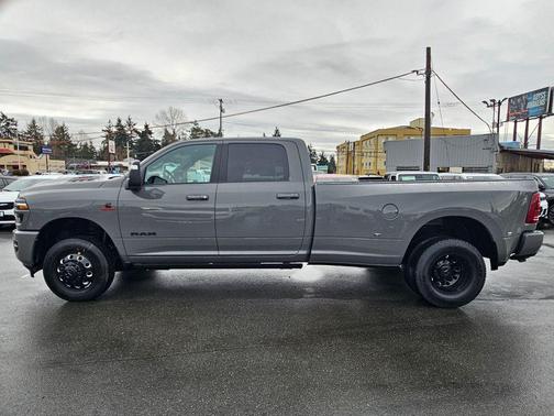 Ceramic Gray Clearcoat 2026 RAM 3500 Laramie Crew Cab 4x4 8' Box