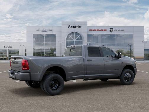 Ceramic Gray Clearcoat 2026 RAM 3500 Laramie Crew Cab 4x4 8' Box