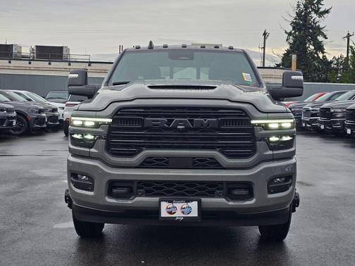 Ceramic Gray Clearcoat 2026 RAM 3500 Laramie Crew Cab 4x4 8' Box