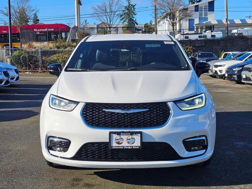 2026 Chrysler Pacifica L