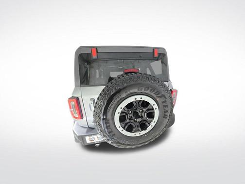 Iconic Silver Metallic 2024 Ford Bronco Outer Banks