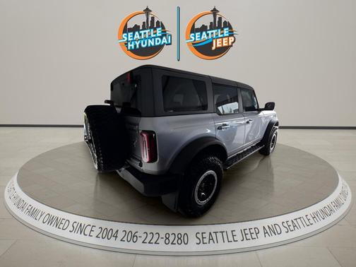 Iconic Silver Metallic 2024 Ford Bronco Outer Banks