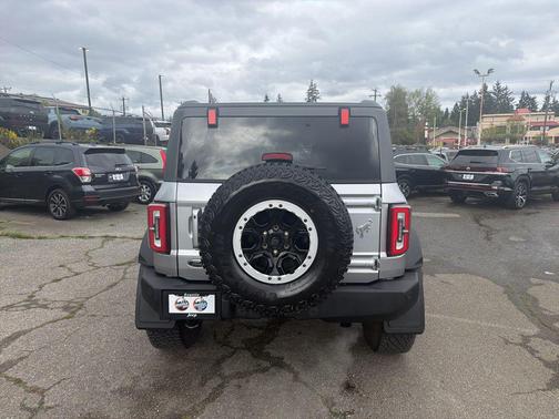 Iconic Silver Metallic 2024 Ford Bronco Outer Banks