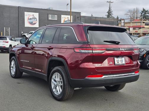 2026 Jeep Grand Cherokee Laredo