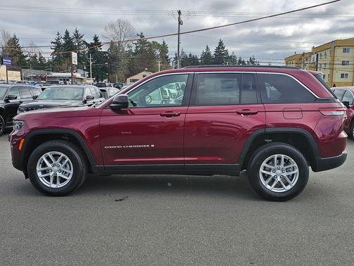 2026 Jeep Grand Cherokee Laredo