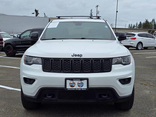 Bright White Clearcoat 2019 Jeep Grand Cherokee Upland