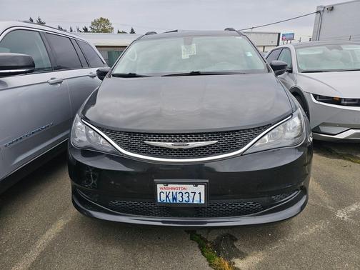 2021 Chrysler Voyager LXI