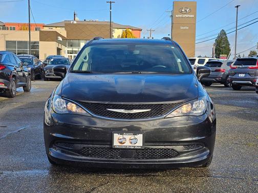 2021 Chrysler Voyager LXI
