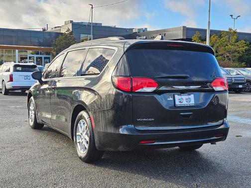 2021 Chrysler Voyager LXI