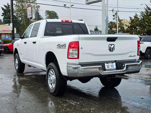 2022 RAM 2500 Tradesman Crew Cab 4x4 6'4' Box