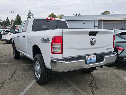 2022 RAM 2500 Tradesman Crew Cab 4x4 6'4' Box