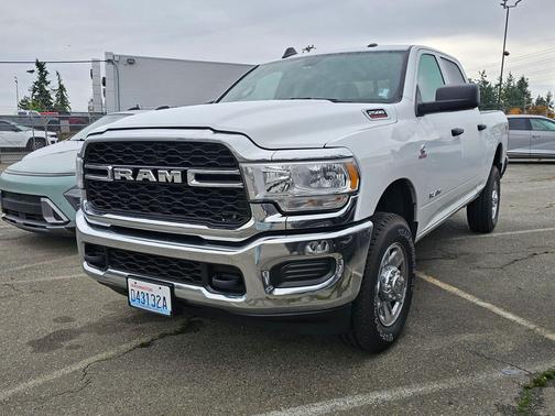 2022 RAM 2500 Tradesman Crew Cab 4x4 6'4' Box