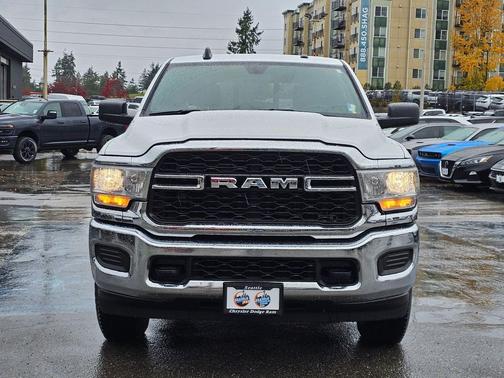 2022 RAM 2500 Tradesman Crew Cab 4x4 6'4' Box