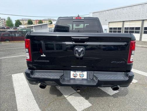 Diamond Black Crystal Pearlcoat 2019 RAM 1500 Big Horn