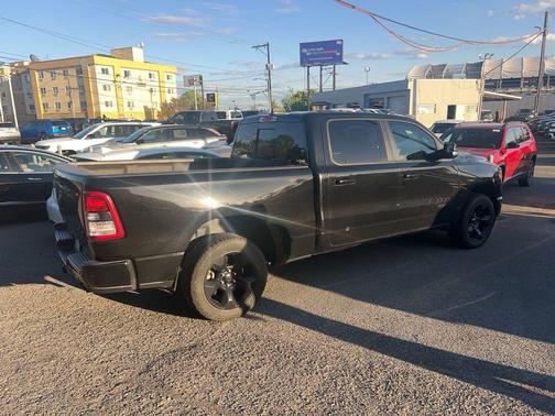 Diamond Black Crystal Pearlcoat 2019 RAM 1500 Big Horn