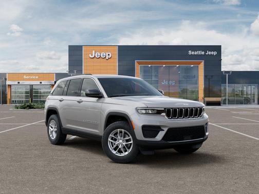 Silver Zynith 2026 Jeep Grand Cherokee Altitude