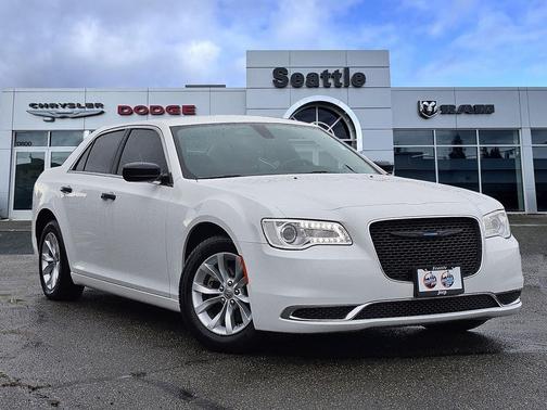 2023 Chrysler 300 Touring