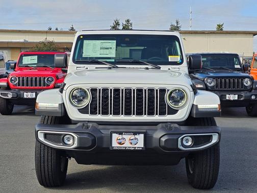 2025 Jeep Wrangler 4-Door Sahara 4x4