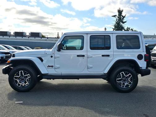2025 Jeep Wrangler 4-Door Sahara 4x4