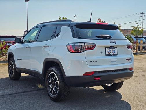 2025 Jeep Compass Trailhawk