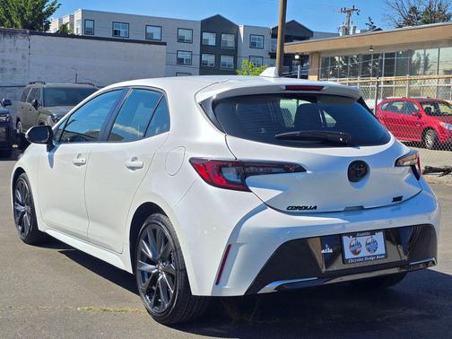 Wind Chill Pearl 2025 Toyota Corolla XSE