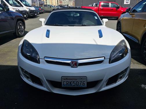 Polar White 2008 Saturn Sky Red Line