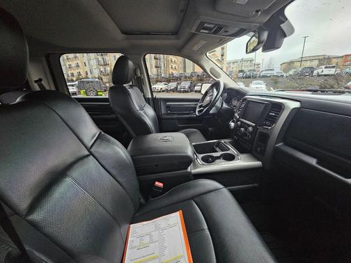 2018 RAM 1500 Night Crew Cab 4x4 5'7' Box