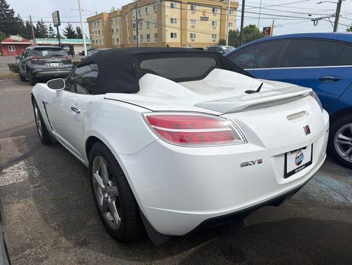 Polar White 2008 Saturn Sky Red Line