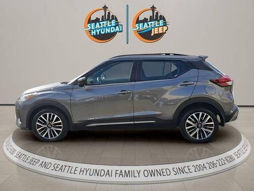 Gun Metallic 2022 Nissan Kicks SR