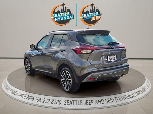 Gun Metallic 2022 Nissan Kicks SR