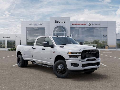 Bright White Clearcoat 2026 RAM 3500 Big Horn Crew Cab 4x4 8' Box