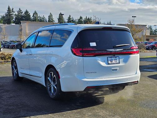 2026 Chrysler Pacifica L