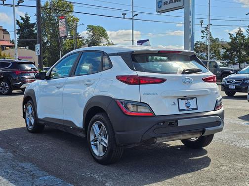 2022 Hyundai KONA SE