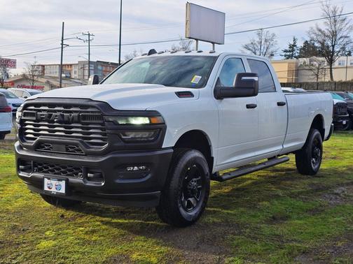 2026 RAM 3500 Tradesman Crew Cab 4x4 8' Box