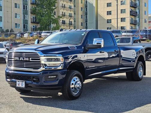 2024 RAM 3500 Laramie Crew Cab 4x4 8' Box