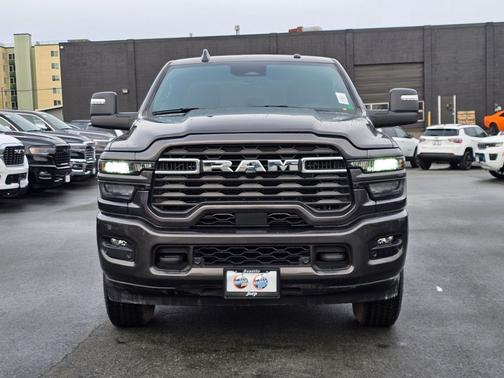 2025 RAM 3500 Big Horn Crew Cab 4x4 6'4' Box