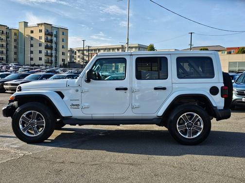 2020 Jeep Wrangler Unlimited Sahara