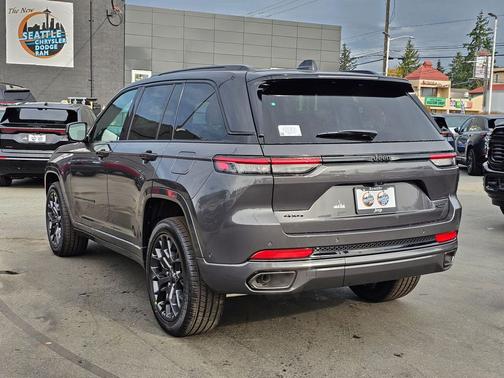 2025 Jeep Grand Cherokee Summit