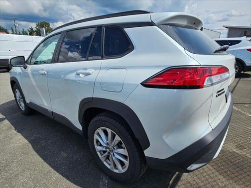 2024 Toyota Corolla Cross LE