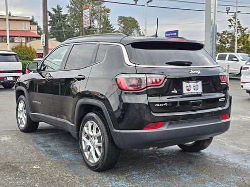2023 Jeep Compass Latitude Lux