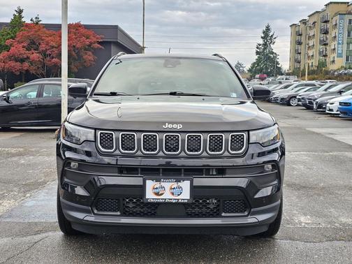 2023 Jeep Compass Latitude Lux